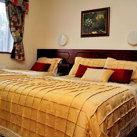 Ponderosa 3* Louisburgh